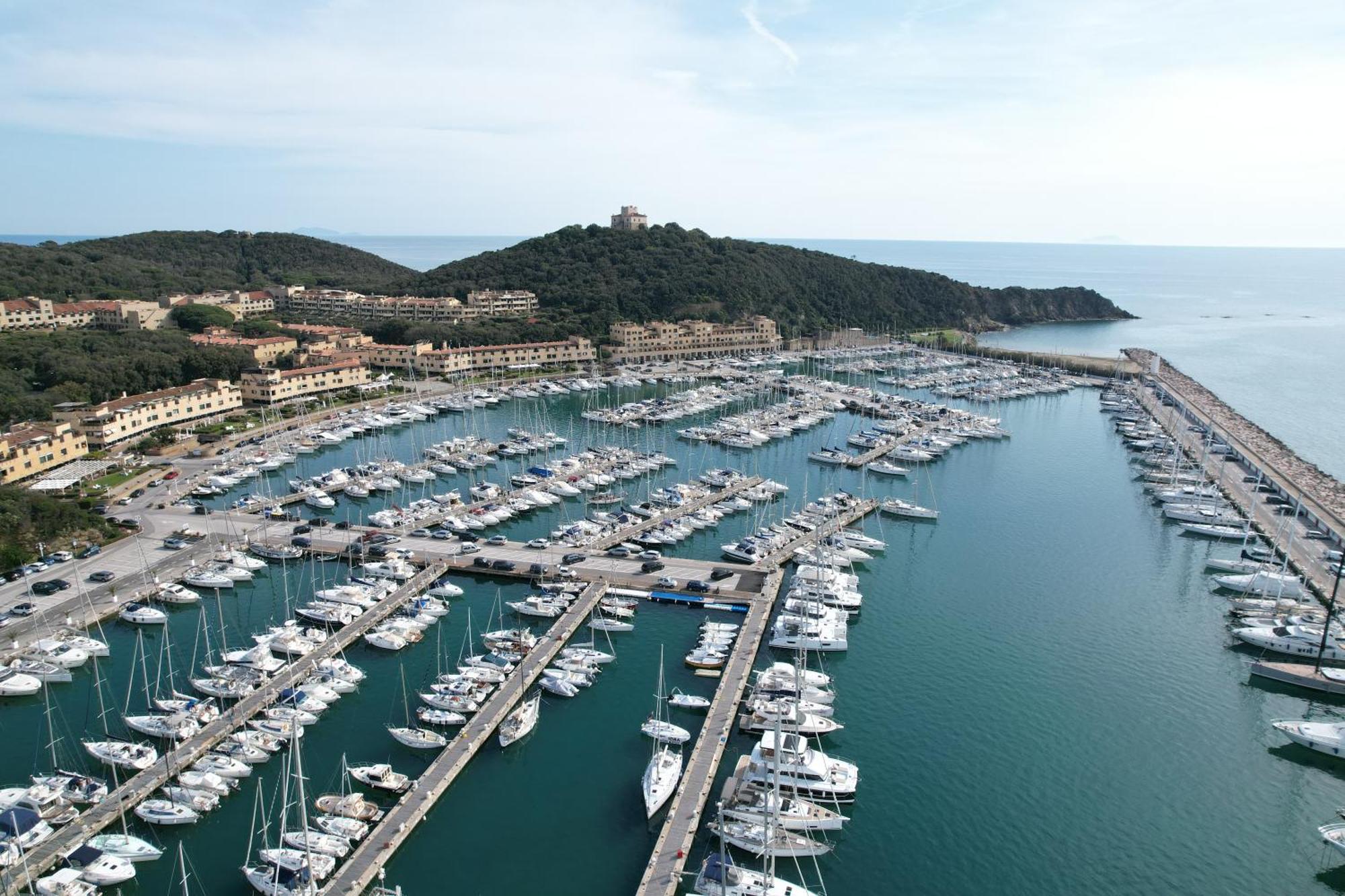 Holiday Homes Marina Apartments Punta Ala Luaran gambar