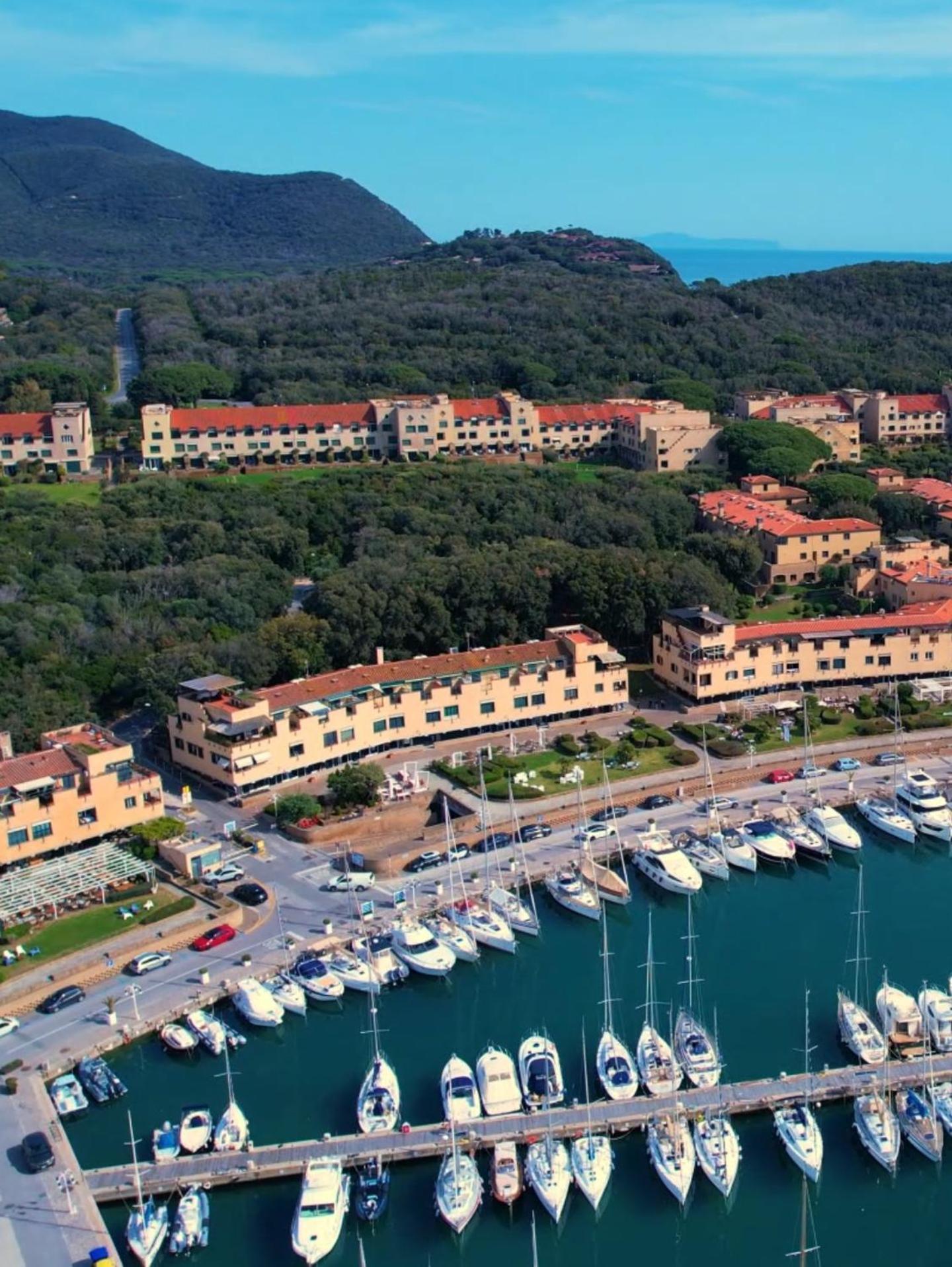 Holiday Homes Marina Apartments Punta Ala Luaran gambar